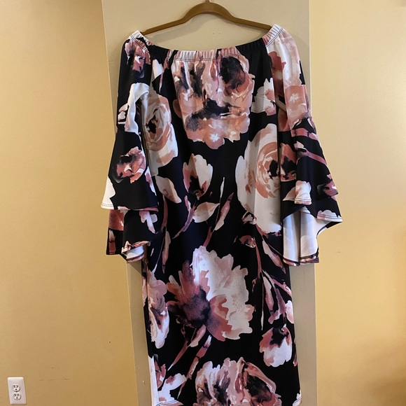 Floral dress - Picture 2 of 2